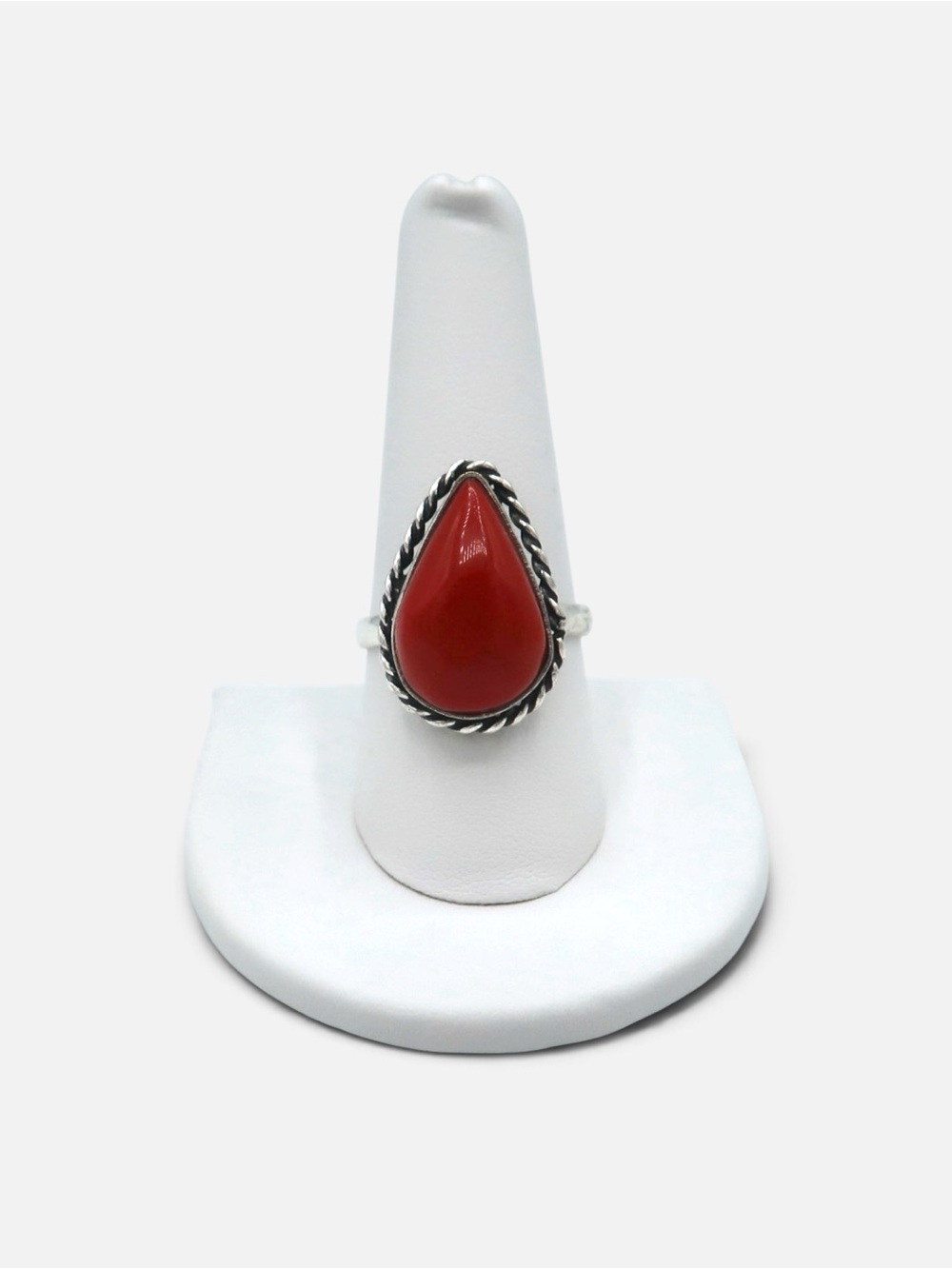VINTAGE RED CORAL RING - Picture 3 of 4